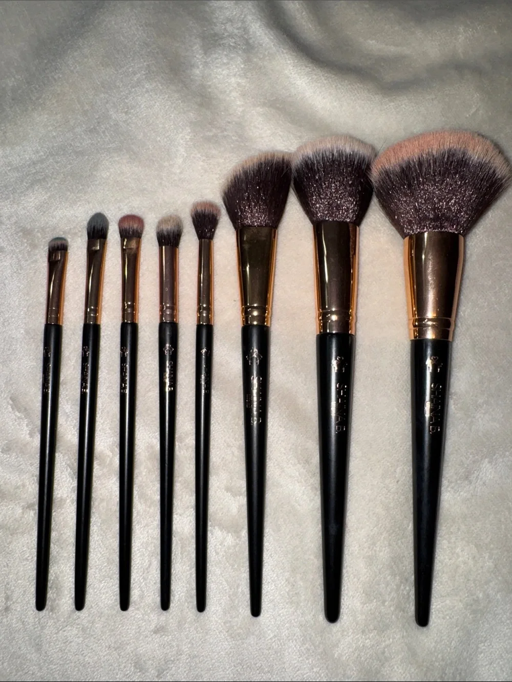 Shaina B 8-Piece Black Handle Makeup Brush Set
